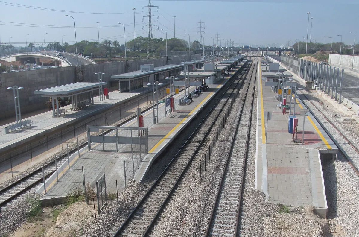Herzliya railway station